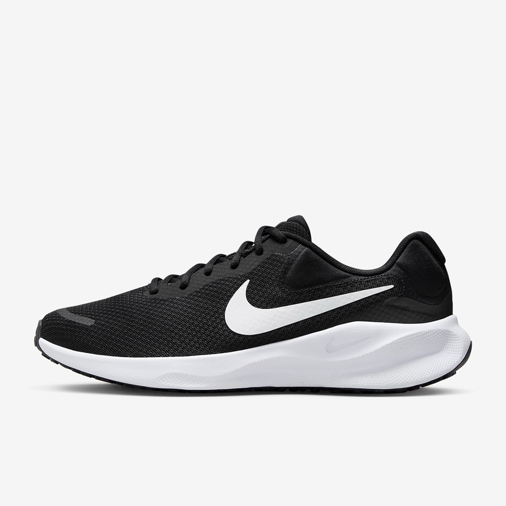 Nike Revolution 7